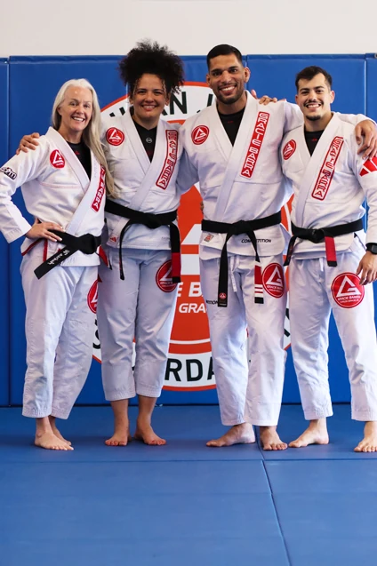 women jiu jitsu class