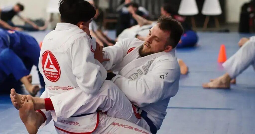 Brazilian Jiu-Jitsu vs Wrestling: Pros for Beginners